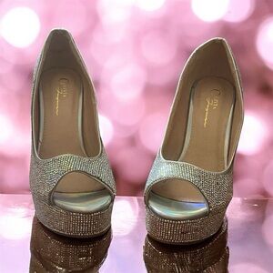 Olivia Jaymes Silver Rhinestone Platform Peep Toe Heels 5” High Heel Pumps Sz8